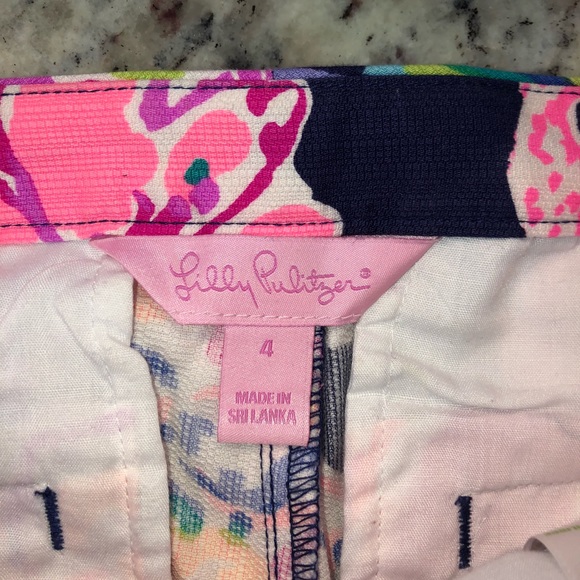 Lilly Pulitzer floral shorts!! - Picture 3 of 3